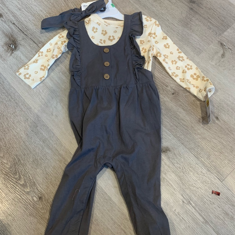 Overalls with longsleeve shirt and matching headband